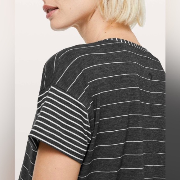 Lululemon Cates T-Shirt - Picture 4 of 8